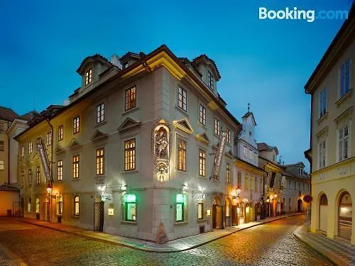 Aparthotel Orea Place Charles Bridge Praga